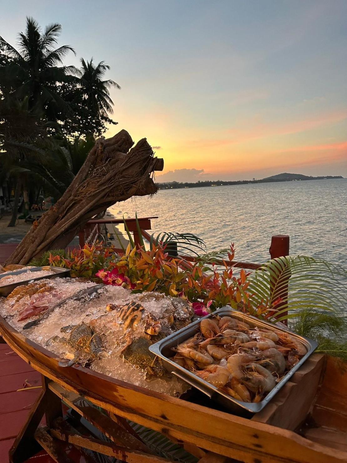 Adarin Beach Resort Mae Nam Eksteriør billede
